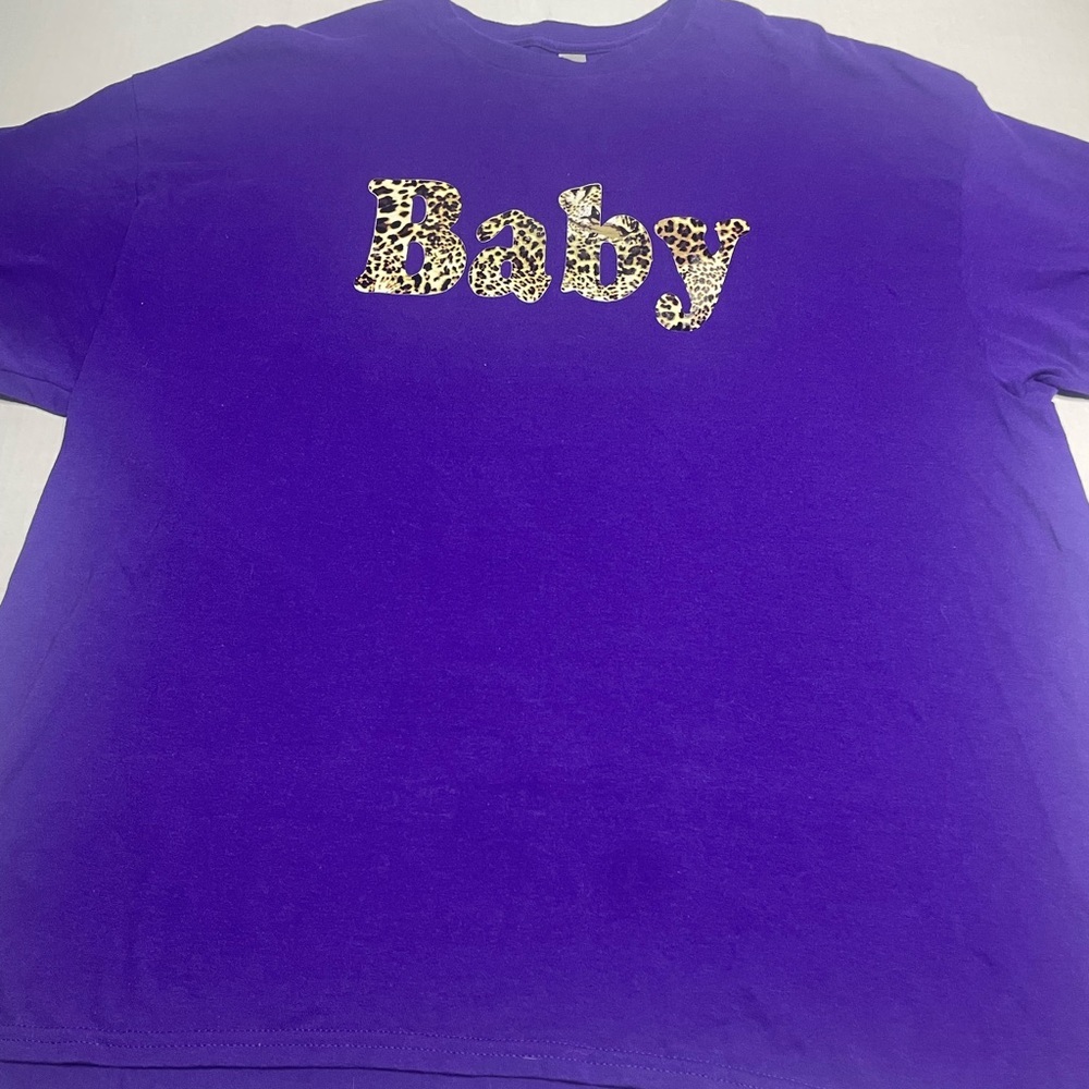 Vibrant Purple Short Sleeve Tee with Leopard Print‎ Design 2XL